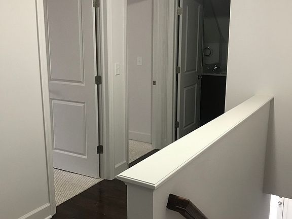 5th image of 29 Springwood Manor Dr