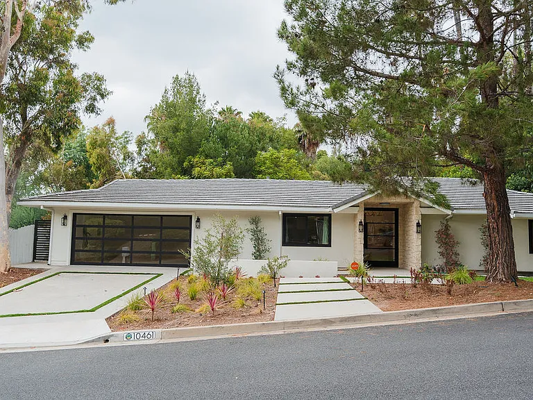10461 Shadyridge Dr — Photo 50