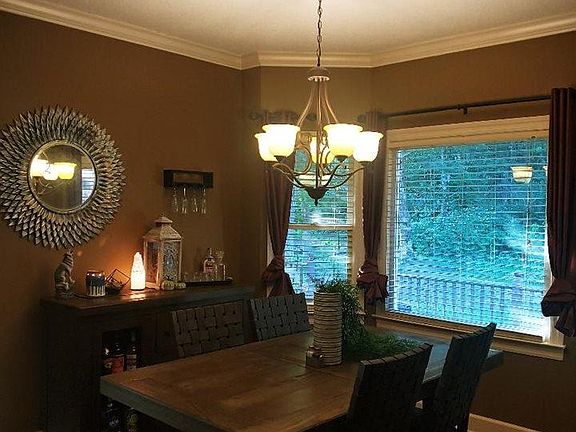 4th image of 103 Mungenast Ln