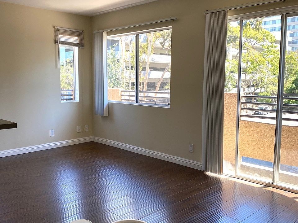 1st image of 701 S Kingsley Dr #202