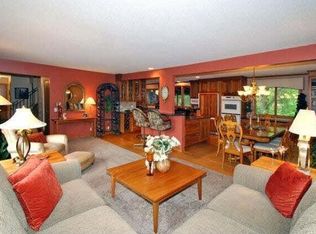 9925 Alaureate Trail Ct W, Inver Grove Heights, MN 55077