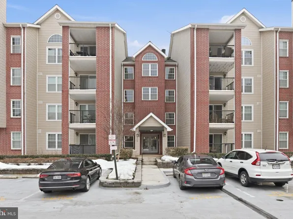 3309 Wyndham Cir APT 1172, Alexandria, VA 22302