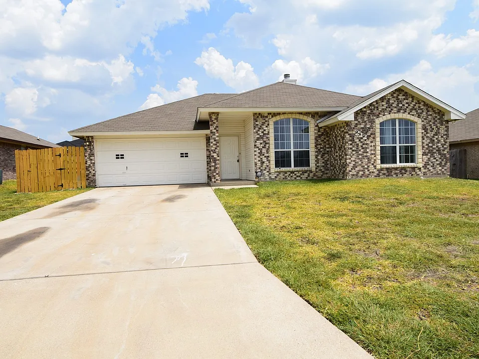 212 Cedar Ridge Dr