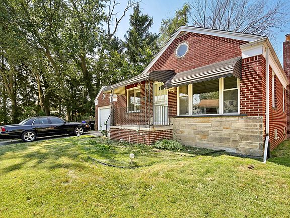 2nd image of 8301 Sorrento Ave