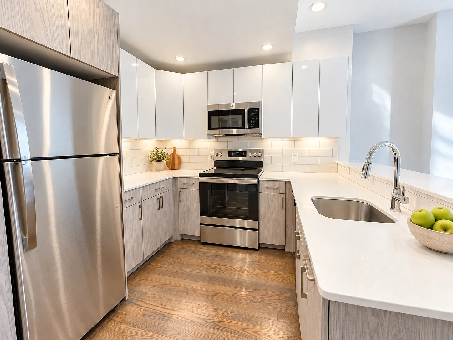 3 bed, 2000 sqft, $5,600 — Photo 2