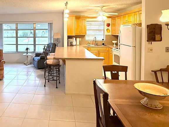 5th image of 200 Pine Point Drive #B