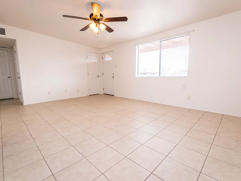 3799 E Foothills Dr — Photo 4