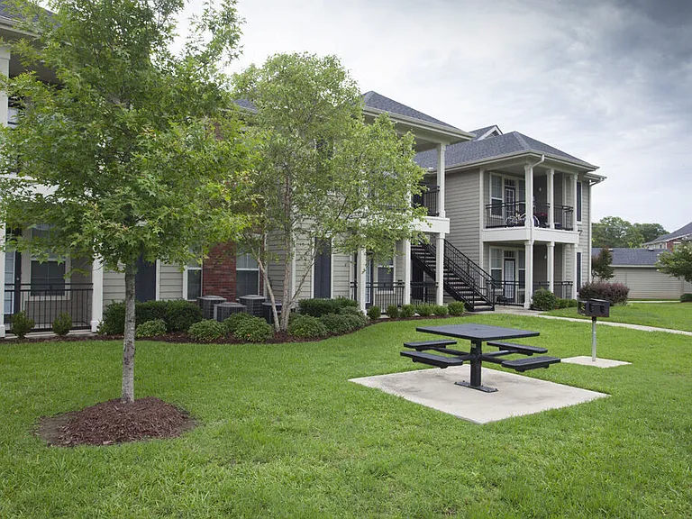 Country Club Pointe Apartment Homes — Photo 6