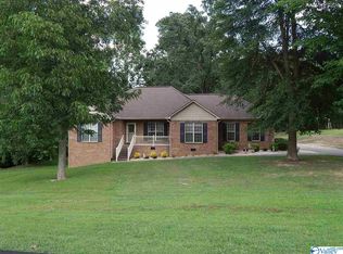 1326 Locust Dr NE, Arab, AL 35016