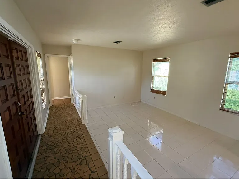 914 Homewood Dr — Photo 15
