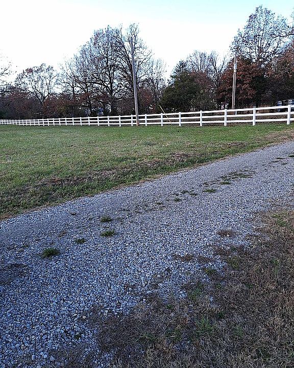 2nd image of 1005 County Road 604