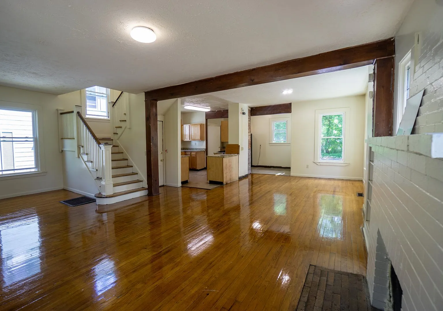 965 Lancaster Ave - Available 6/1/27 - Single Family Home — Photo 3