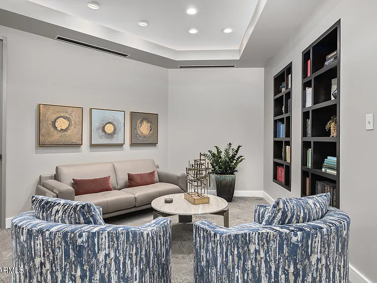 2211 E Camelback Rd #207 — Photo 44