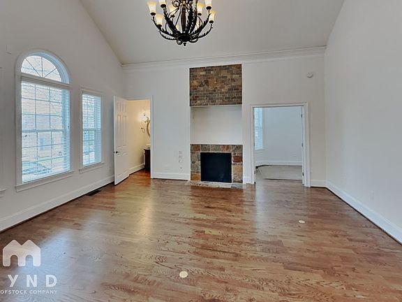 4th image of 1819 Luther St