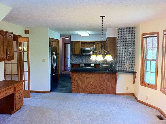 4th image of 801 S Oakmont Cir