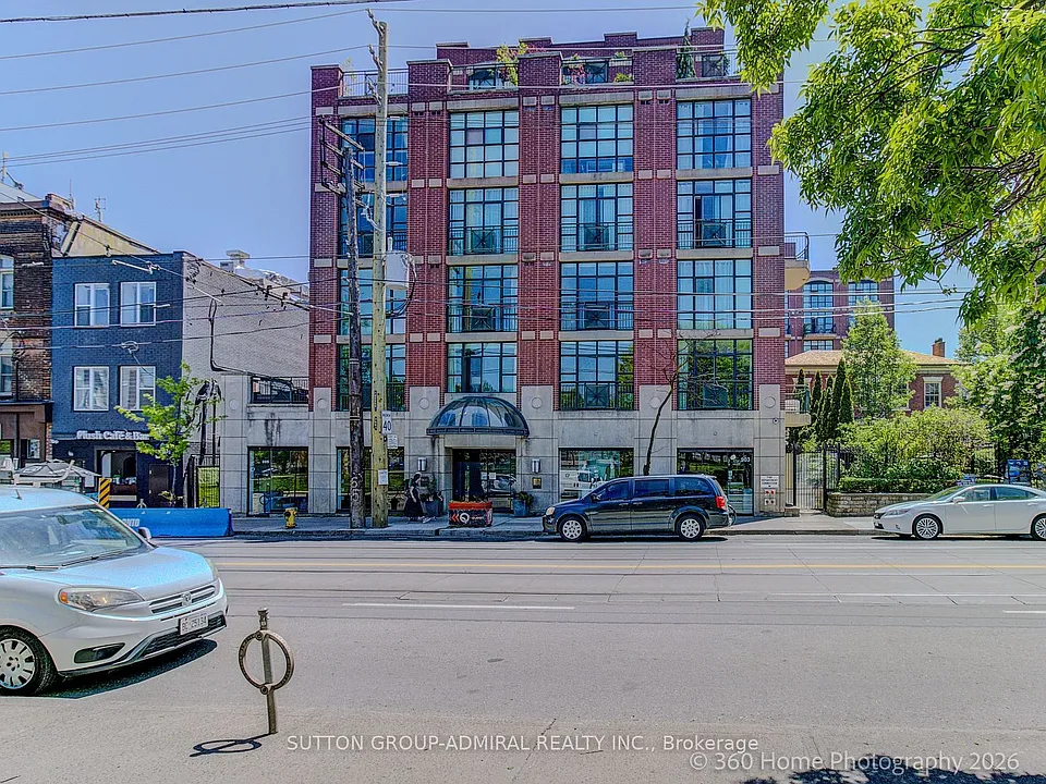 901 Queen St W #208