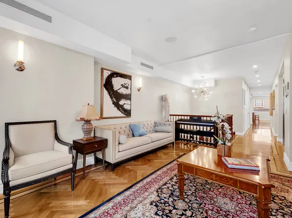 32 East 74th Street image 10 of 16