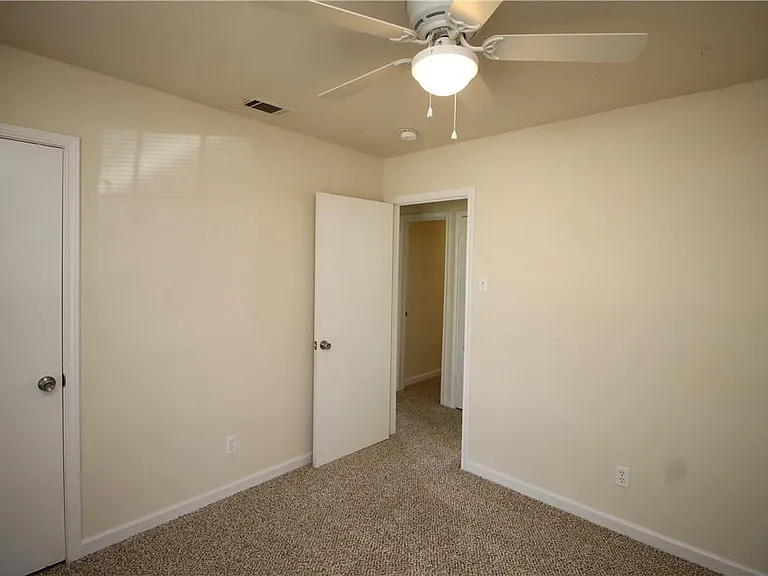 902 Lindo Dr — Photo 12