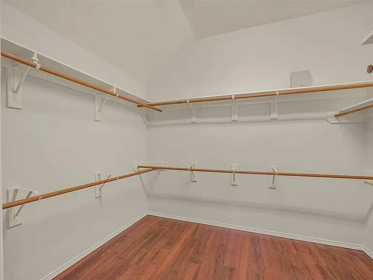 1414 Phoenician Dr — Photo 26