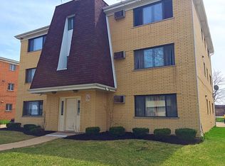 2131 Narcissus Ave APT 2E, Hanover Park, IL 60133