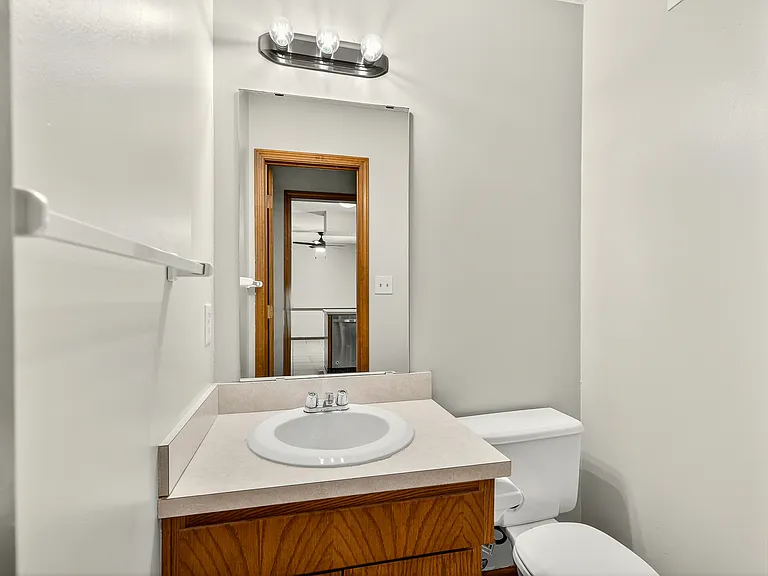 739 SE Country Ln — Photo 22