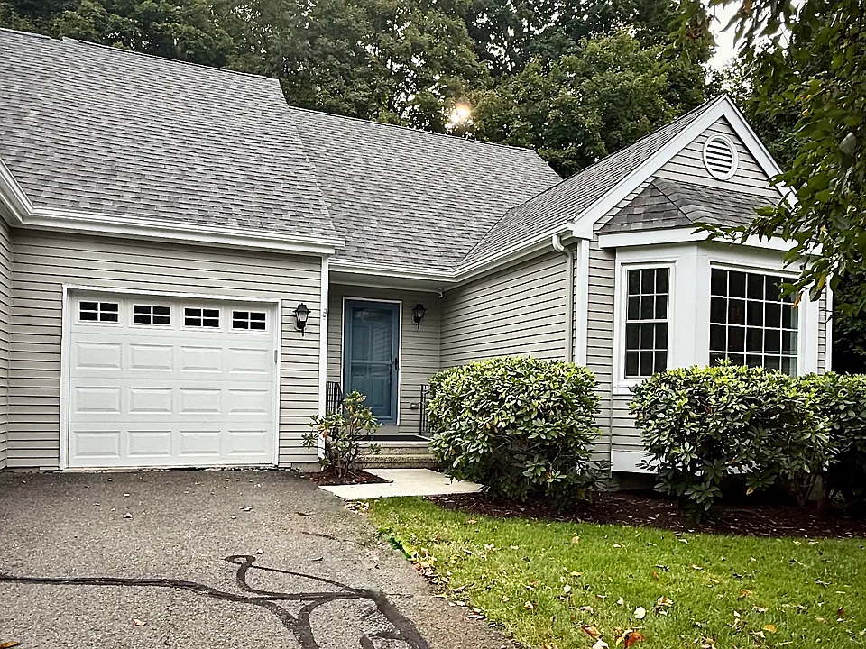 26 Woodbury Hl #26