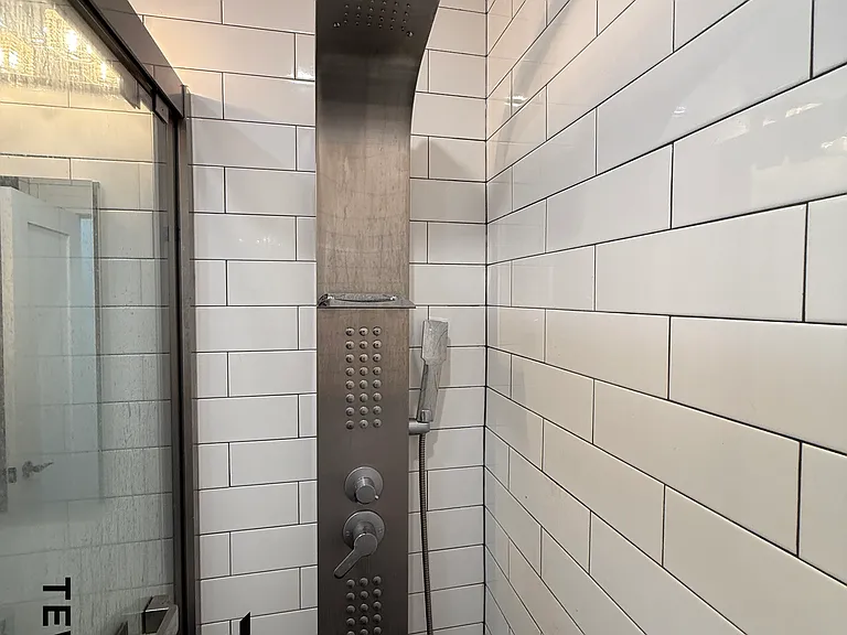 2085 Lexington Ave #4B — Photo 7