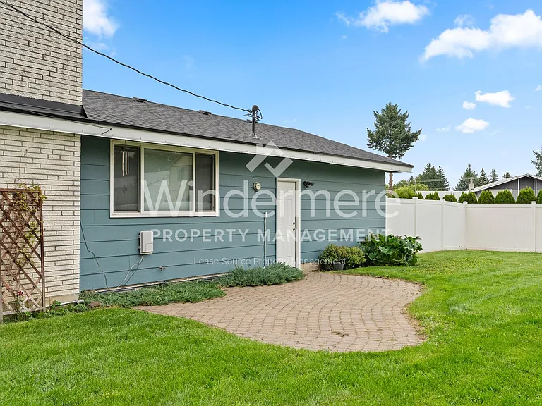 14920 E 14th Ave — Photo 5