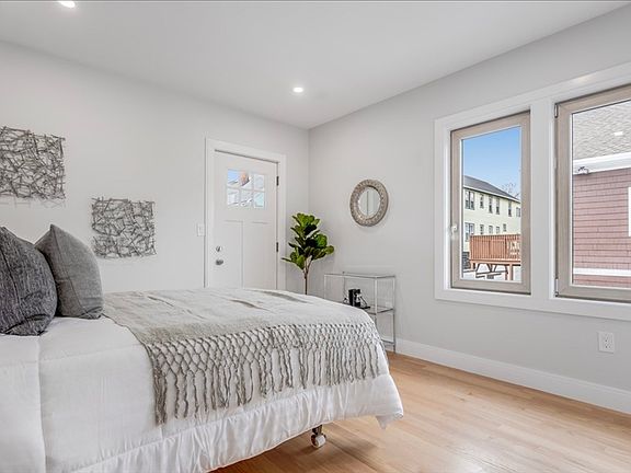 2nd image of 15 Melville Rd #15