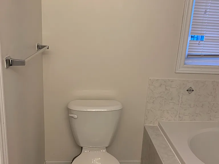 87 Hammersly Blvd — Photo 19
