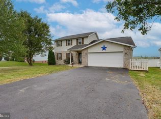 1751 Holly Ln, Chambersburg, PA 17202