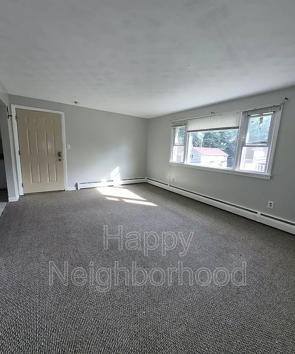 32 Dean Dr #2W