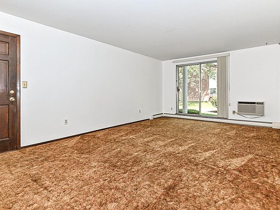 5th image of 6183 W Howard AVENUE #9