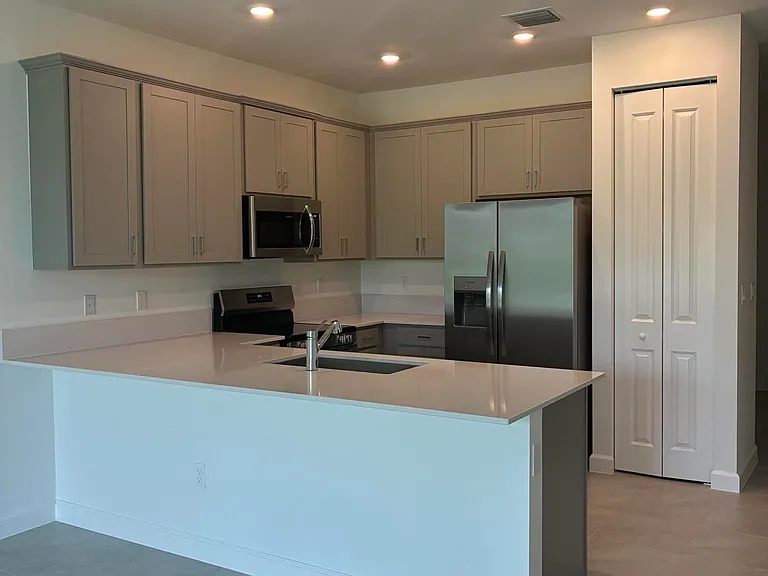 13712 Jubilee Ln — Photo 11