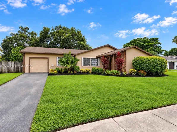 908 Cardinal Pl, Homestead, FL 33035