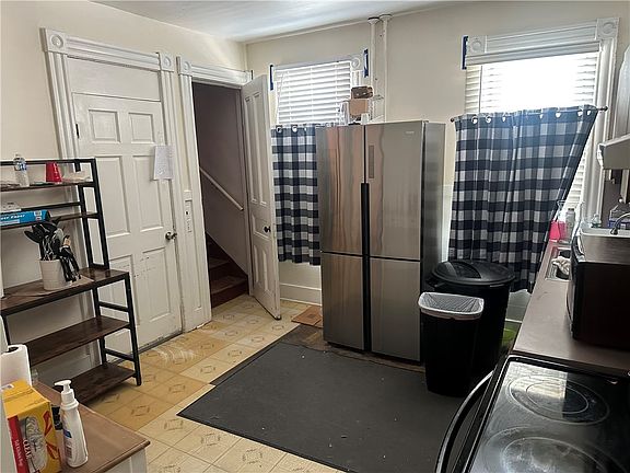 4th image of 340 Garson Ave