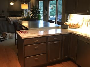 368 Erin Isle Dr, Holland, MI 49424