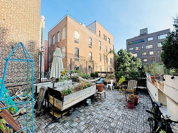 2nd image of 218 Atlantic Ave APT 1