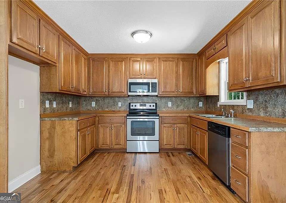 2nd image of 212 Bethany Rd