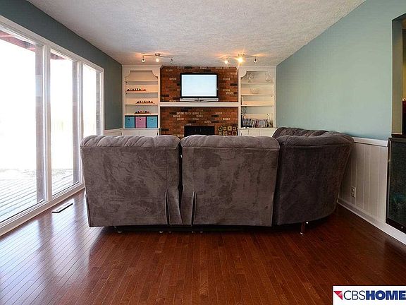 4th image of 21440 Harney St