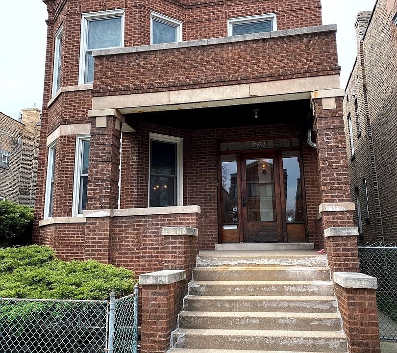1st image of 2952 N Fairfield Ave #2
