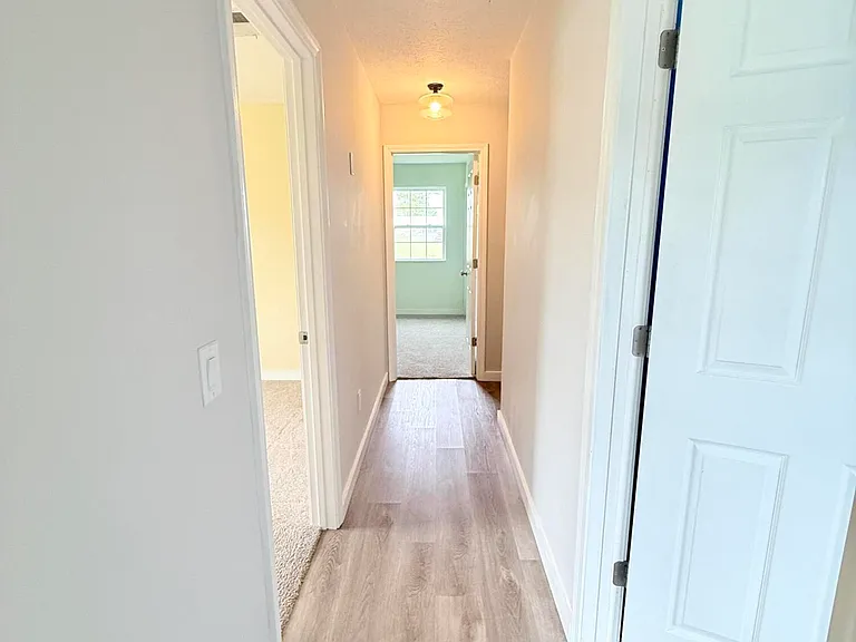 175 N Berthe Ave — Photo 33