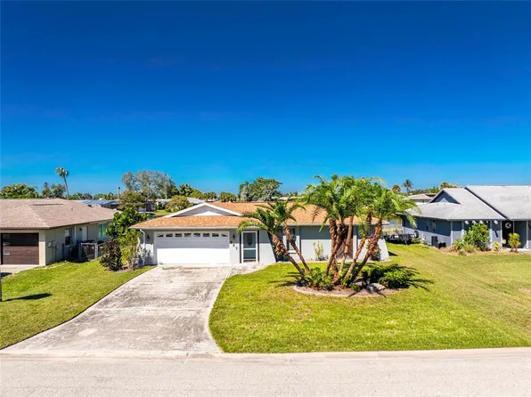 557 Briarwood Rd, Venice, FL 34293
