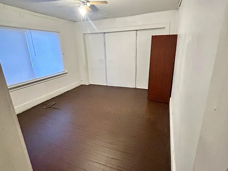 401 W Elliott Ave #A — Photo 5