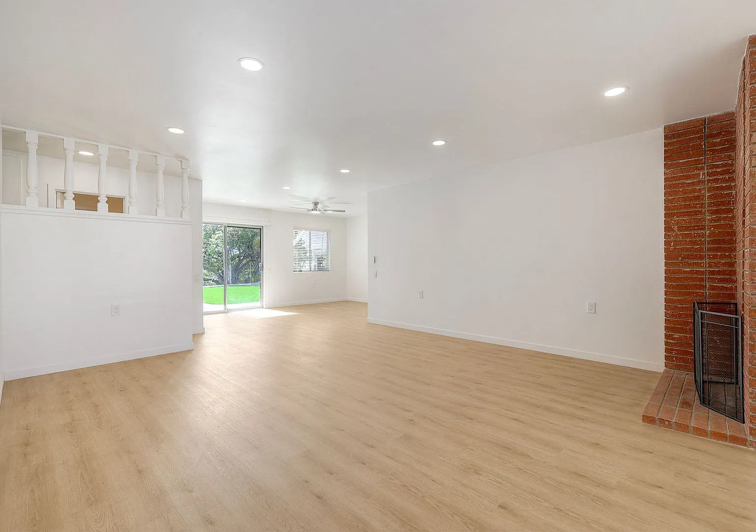 Spacious 3-Bedroom Chula Vista Home on a Cul-de-Sac with 2-Car Garage — Photo 3