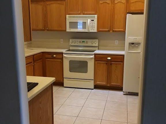 2nd image of 592 Wedge Ct SE