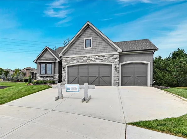 14500 Meadow Ln, Leawood, KS 66224