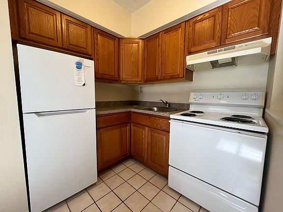 2nd image of 2524 Columbia Ave APT 2