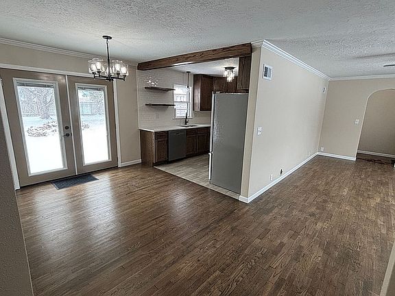3rd image of 1311 W E St