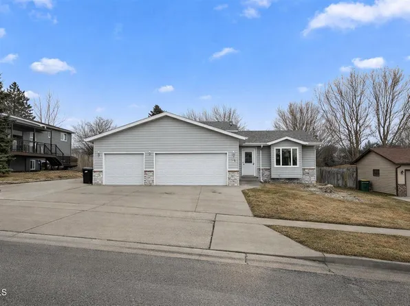 138 E Calgary Ave, Bismarck, ND 58503